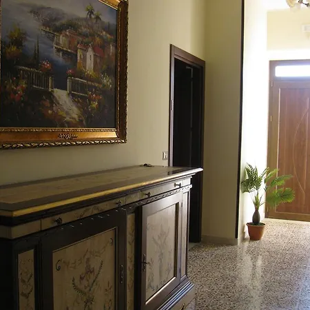 招待所 In
